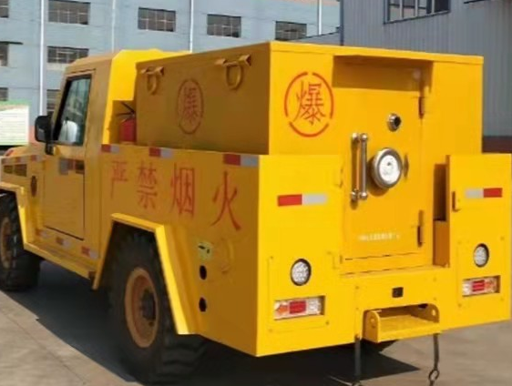 正安凯龙爆破器材运输车：保障爆破任务的安全运行
