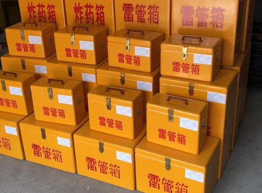 正安玻璃钢雷管箱的使用寿命一般是多少？
